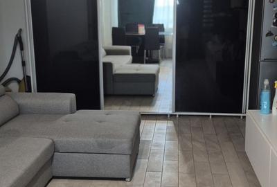 Apartament cu 3 camere decomandat în Exterior Vest - 2