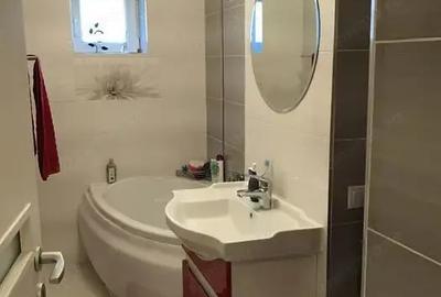 Apartament cu 3 camere decomandat în Titan - 3
