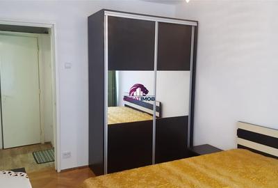 Apartament cu 2 camere semidecomandat, mobilat în Central