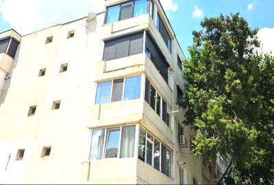 Apartament cu 2 camere decomandat, mobilat în Casa de Cultură