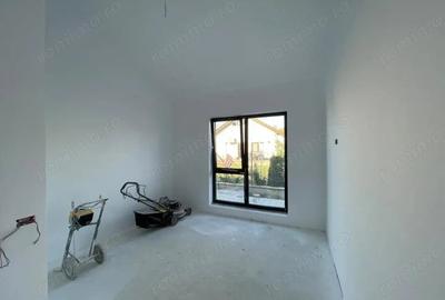 Casă cu 6 camere cu Teren 420 Mp în Ghiroda