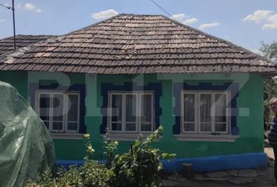 Casă cu 3 camere cu Teren 1700 Mp în Central
