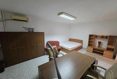 Garsonieră decomandată, mobilată în Basarab