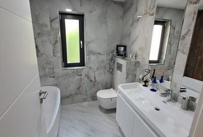 Casă cu 4 camere cu Teren 165 Mp în Central - 2