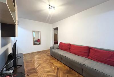 Apartament cu 3 camere semidecomandat, mobilat în P-ța Doina - 2