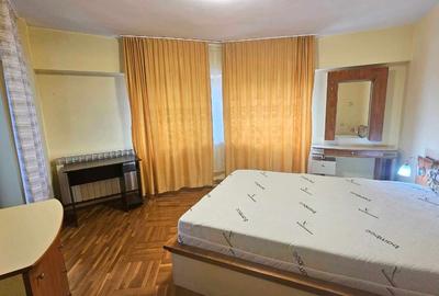 Apartament cu 3 camere decomandat în Bd. Independenței - 5