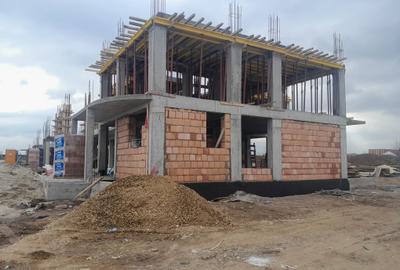 Duplex cu 4 camere cu Canalizare în Balotești - 2