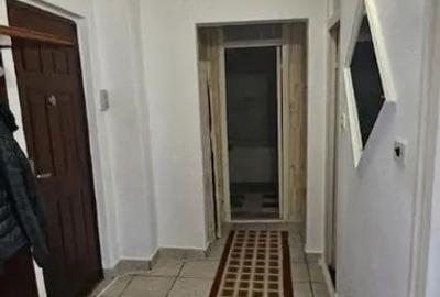 Apartament cu 2 camere decomandat în Poarta 6