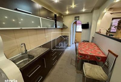 Apartament cu 3 camere decomandat în Valea Aurie
