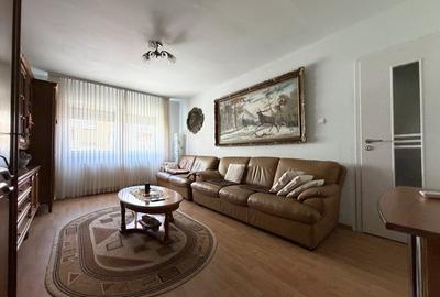 Apartament cu 3 camere decomandat, mobilat în Plăvăț II - 2
