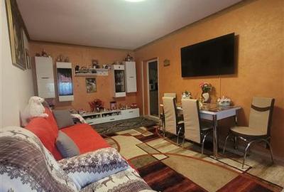 Casă individuală cu 3 camere cu Garaj în Central