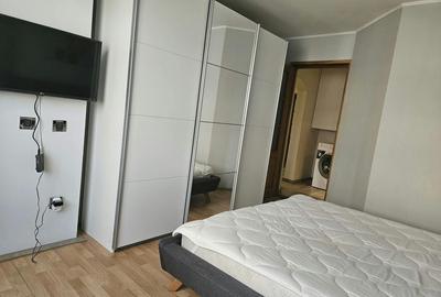 Apartament cu 3 camere decomandat în Exterior Vest