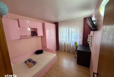 Apartament cu 3 camere în Calea București