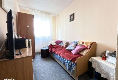 Apartament cu 3 camere nedecomandat în Dacia