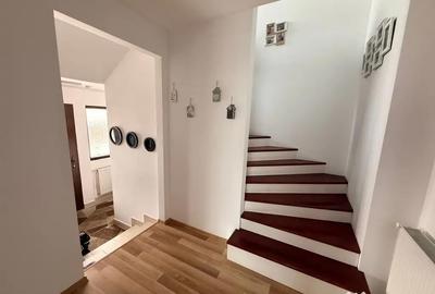 Casă cu 5 camere cu Teren 600 Mp în Florești