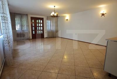 Casă individuală cu 6 camere cu Canalizare în Bartolomeu