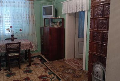 Casă cu 4 camere cu Teren 2000 Mp în Alțina