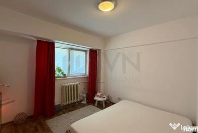 Apartament cu 3 camere semidecomandat în Victoriei