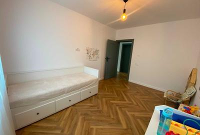 Casă cu 4 camere în Moșnița Veche