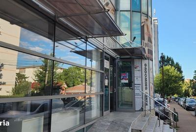 Spațiu comercial, de 50 mp, în Central