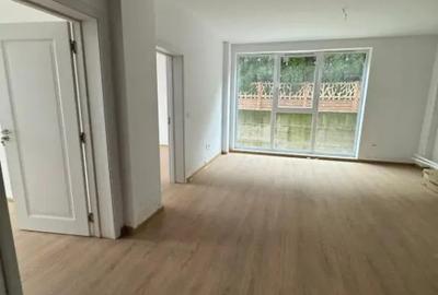 Apartament cu 3 camere decomandat în Rădăuți