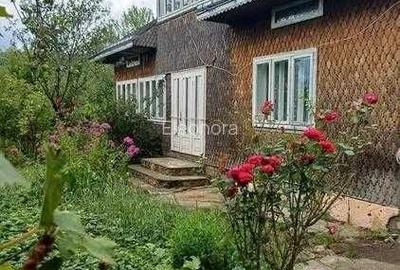 Casă cu 4 camere în Mălini