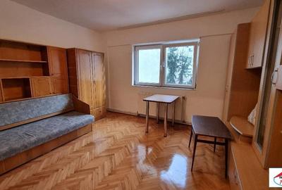 Apartament cu 2 camere decomandat în Carpați 2