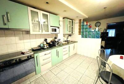 Apartament cu 4 camere decomandat, mobilat în Vitan Mall