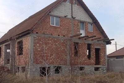 Teren de 2541 mp, în Mândra - 3