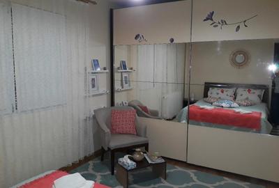 Apartament cu 2 camere decomandat în Podu Roș