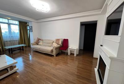 Apartament cu 3 camere semidecomandat în Iancului