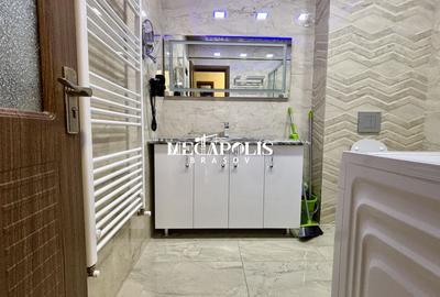 Apartament cu 4 camere în Tractorul - 50