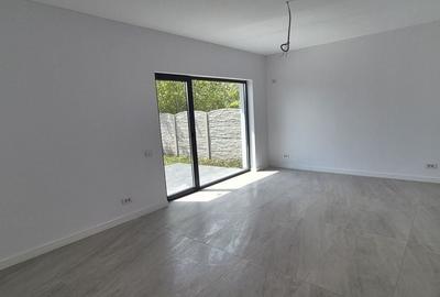 Casă cu 4 camere în Clinceni