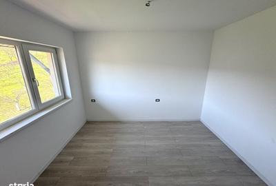 Casă cu 4 camere în Tomești
