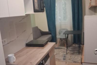 Apartament semidecomandat în Rogerius