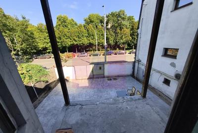Casă cu 5 camere cu Teren 120 Mp în Berceni