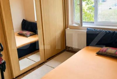 Apartament cu 3 camere semidecomandat în Central