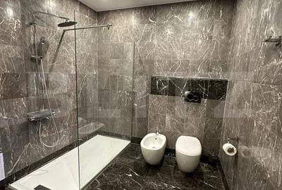 Casă individuală cu 8 camere cu Canalizare în Central - 2