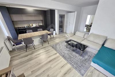 Apartament cu 3 camere semidecomandat în Central
