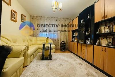 Apartament cu 3 camere decomandat în Calea Romanului