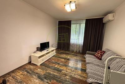 Apartament cu 2 camere decomandat, mobilat în Central