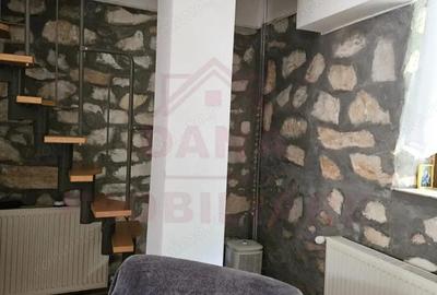 Casă cu Teren 440 Mp în Poiana - 4