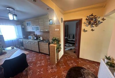 Apartament cu 3 camere decomandat, mobilat în Băilești
