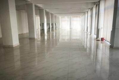 Spațiu comercial, de 425 mp, în Central - 2
