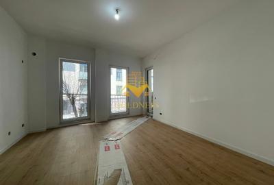 Apartament cu 7 camere semidecomandat în Central