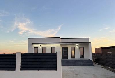 Casă cu Teren 700 Mp în Pielești