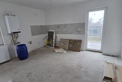 Duplex cu 4 camere cu Canalizare în Central - 6