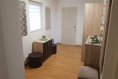 Casă cu 4 camere semidecomandat în Central - 2