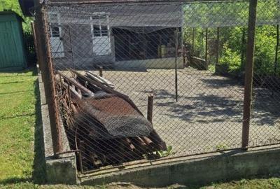 Casă cu 4 camere cu Teren 1000 Mp în Surani - 10