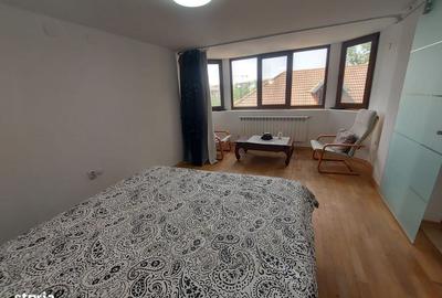 Apartament cu 3 camere în Micro 9 - 9